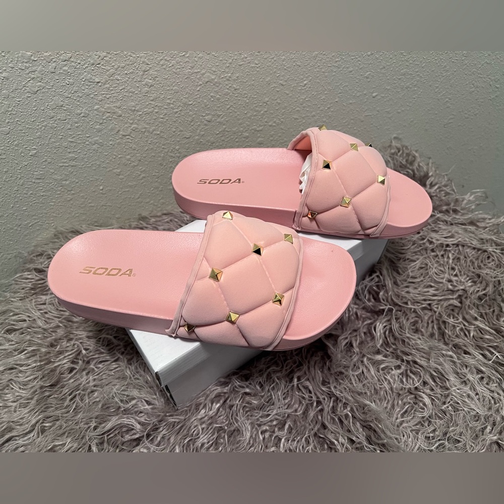 NIB Soda April Studded Pink Slides Size 7 - Picture 5 of 7